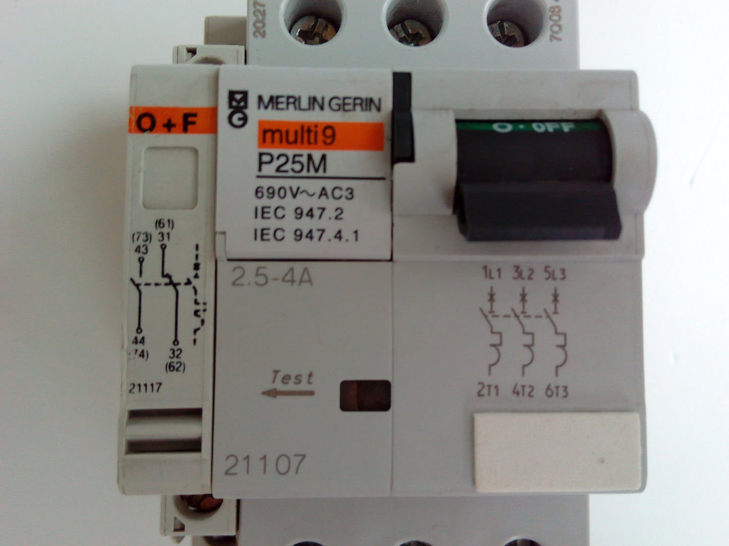 DISYUNTOR P25M + CONTACTO AUXILIAR 21107 MERLIN GERIN