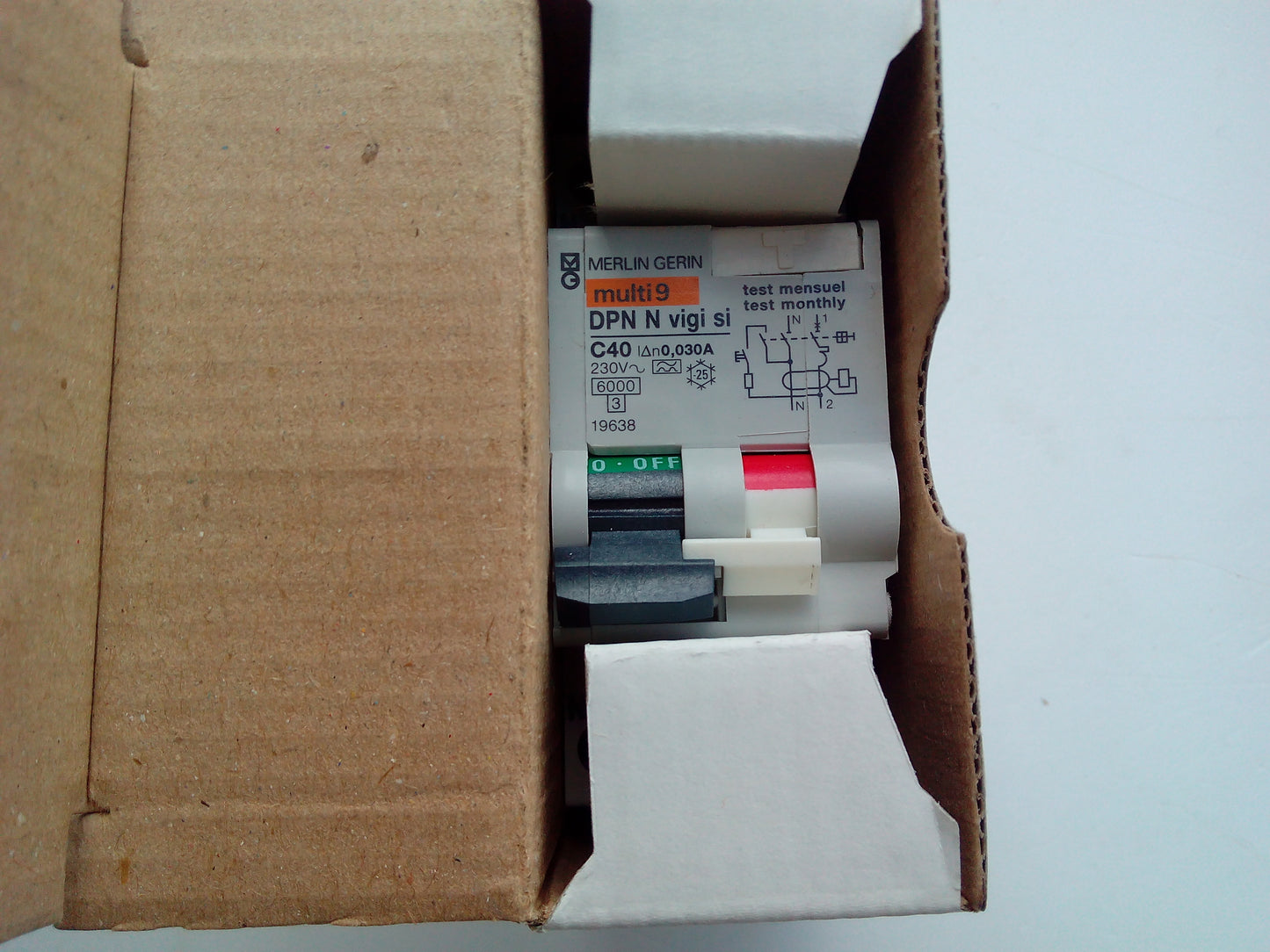 DPN VIGI C40A/30MA SI SUPERINMUNIZADO 19638 MERLIN GERIN