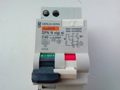 DPN VIGI C40A/30MA SI SUPERINMUNIZADO 19638 MERLIN GERIN