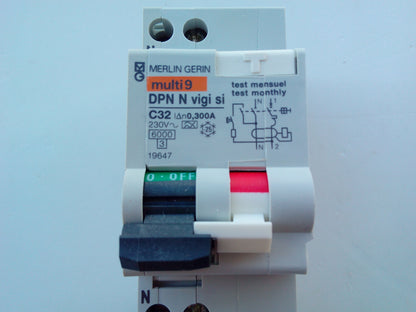 DPN N VIGI C32A/300MA SI SUPERINMUNIZADO 19647 MERLIN GERIN