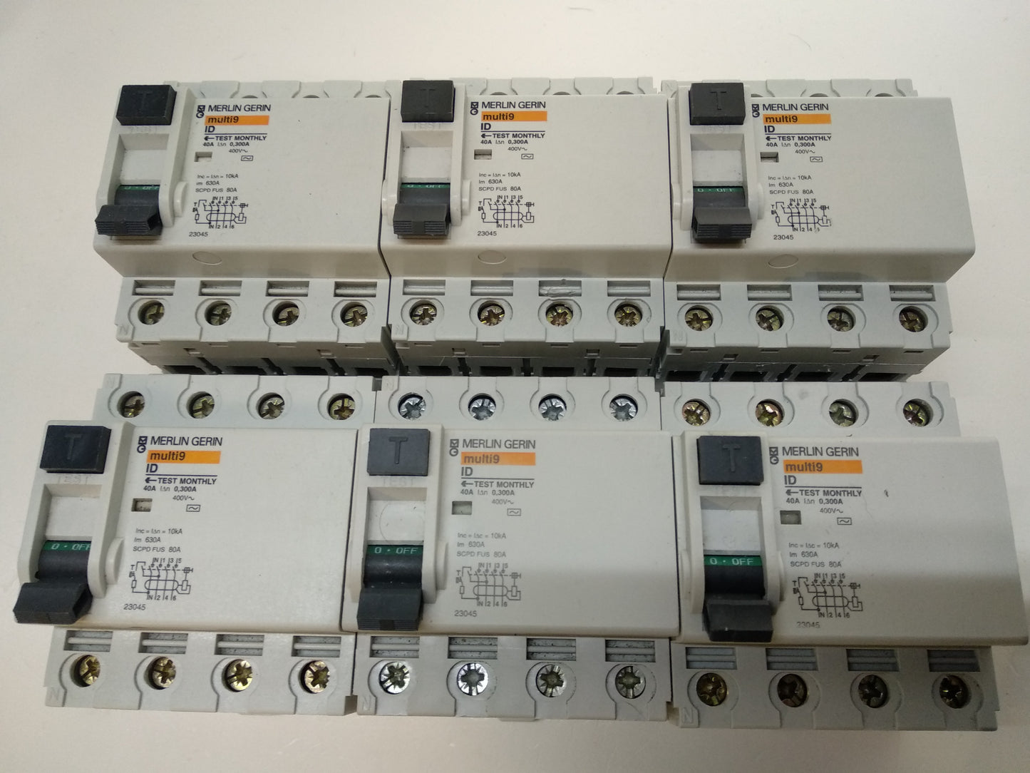 BLOC VIGI C60 2 POLES 25 A 300 mA MERLIN GERIN 26511 BLOC VIGI C60 2 POLES 25 A 300 mA MERLIN GERIN 26511